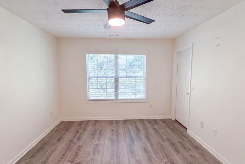 Photo 9 of 24 of 125 Sampson Ct, Covington, GA