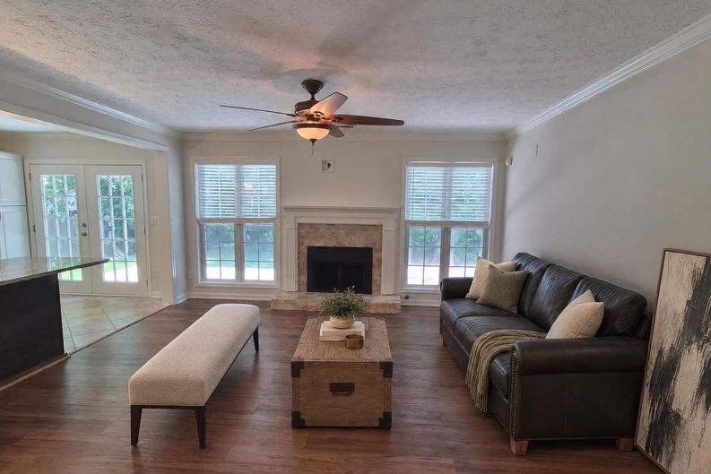 Photo 8 of 34 of 709 Sunny Field Ln, Lawrenceville, GA