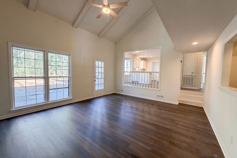 Photo 9 of 22 of 102 Brailsford Rd, Summerville, SC