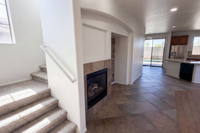 Photo 9 of 40 of 2513 W Florentine Rd, Phoenix, AZ