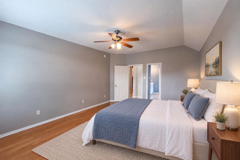 Photo 17 of 41 of 11810 White Water Bay Dr, Pearland, TX