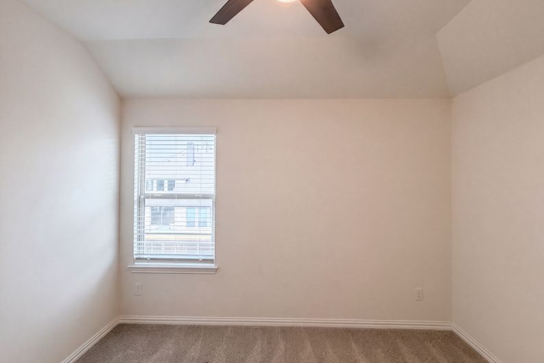 Photo 16 of 27 of 1421 Prairie Lake Ct, Carrollton, TX
