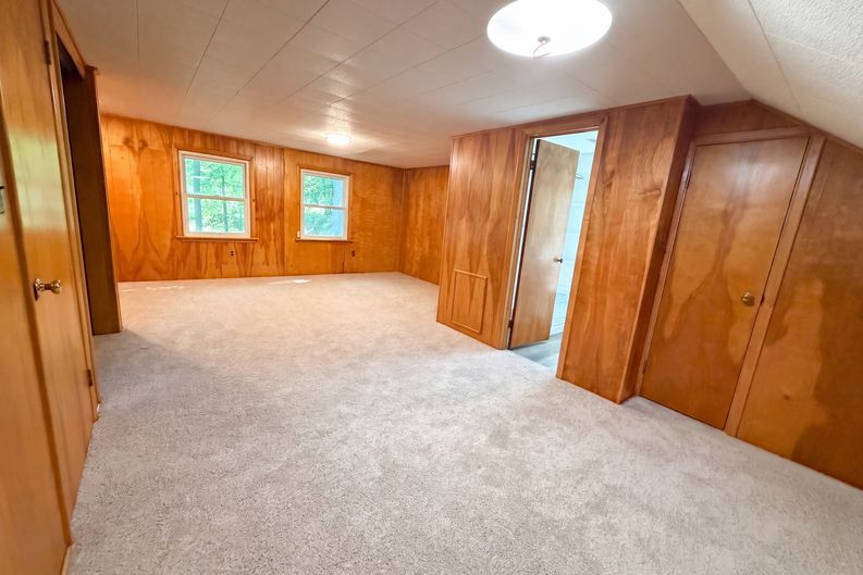Photo 10 of 22 of 29352 Waldensa Ave, Wickliffe, OH