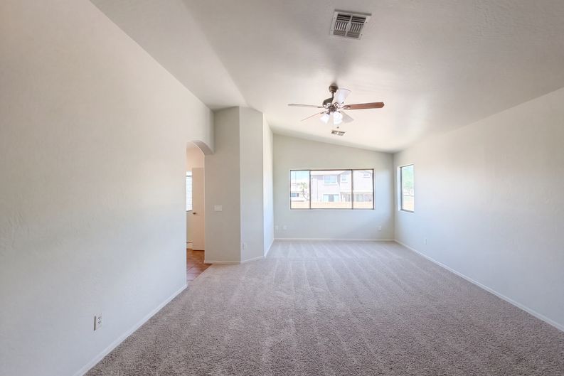 Photo 4 of 30 of 25798 W Hilton Ave, Buckeye, AZ