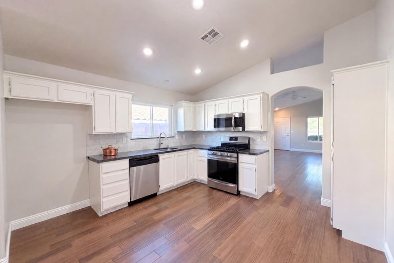 Photo 17 of 39 of 8032 Tailwind Ave, Las Vegas, NV