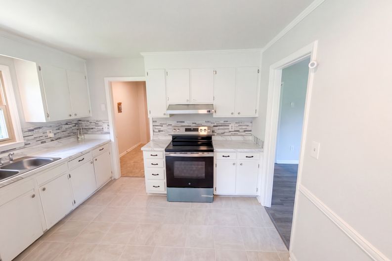Photo 18 of 24 of 6531 Rosecran Dr, Charlotte, NC