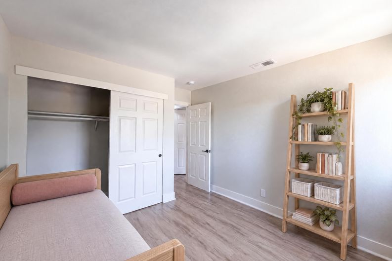 Photo 22 of 46 of 6005 La Castana Way, Sacramento, CA