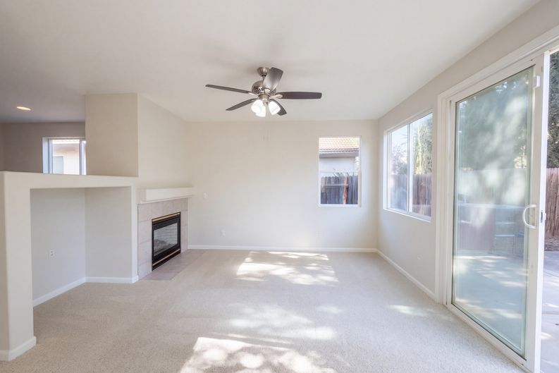 Photo 3 of 21 of 5124 Bissett Way, Sacramento, CA