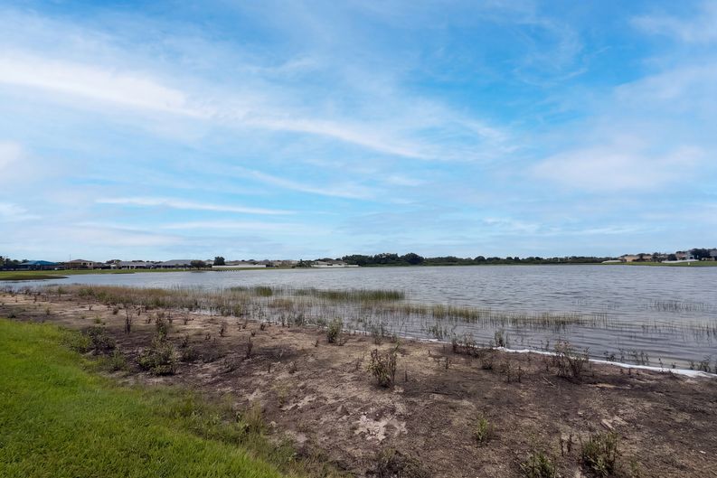 Photo 32 of 37 of 626 Tanana Fall Dr, Ruskin, FL
