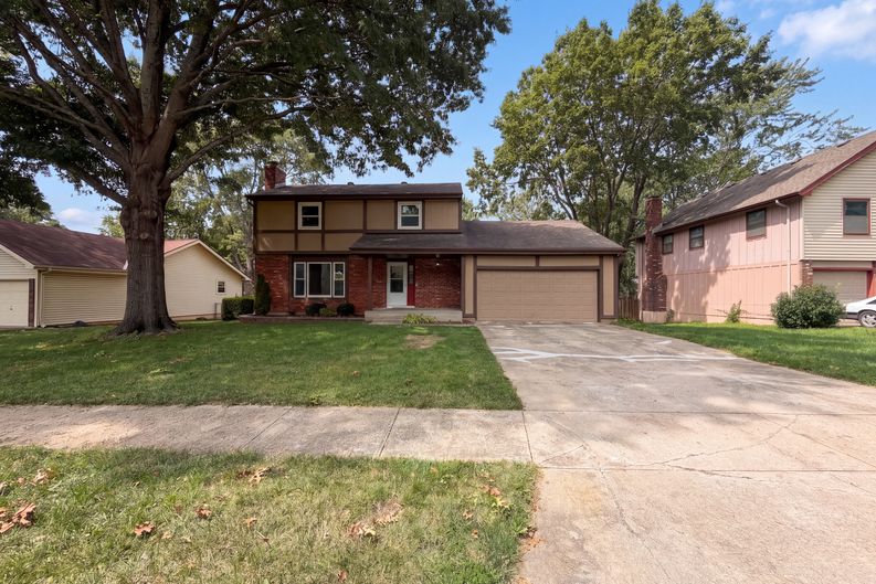 Photo 35 of 39 of 14224 S Raintree Dr, Olathe, KS