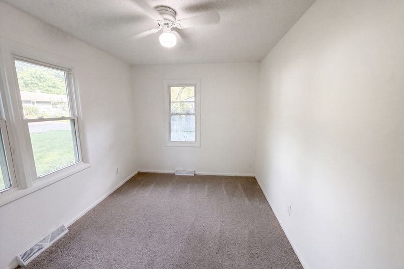 Photo 16 of 22 of 11121 Herrick Ave, Kansas City, MO