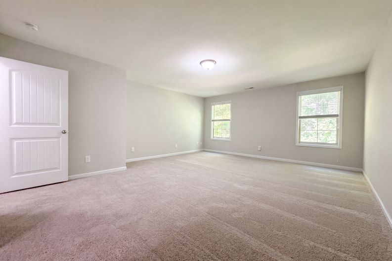 Photo 18 of 28 of 6621 Blalock Forest Dr, Willow Spring, NC
