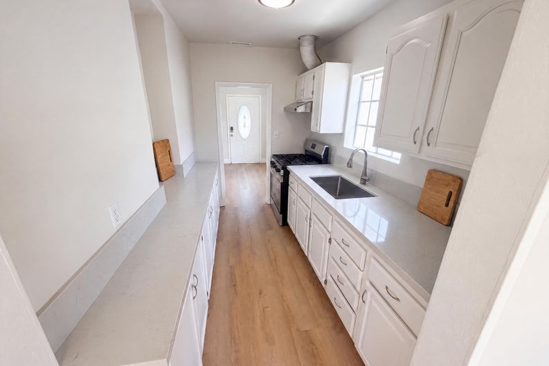 Photo 16 of 27 of 15343 Pimenta Ave, Paramount, CA