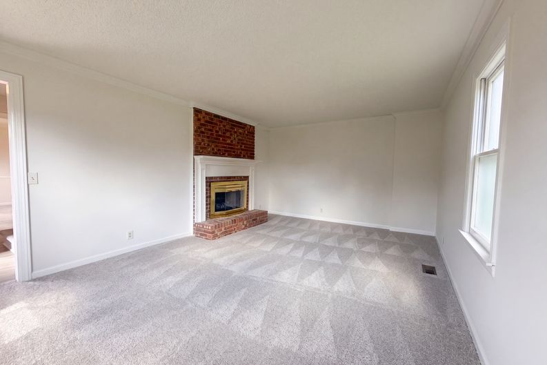 Photo 7 of 21 of 1818 Fox Chase Dr, Goodlettsville, TN