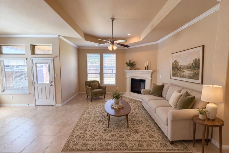 Photo 3 of 16 of 3912 Gennaker Dr, Denton, TX