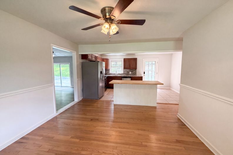 Photo 9 of 17 of 529 Timberlane Dr, Mount Holly, NC