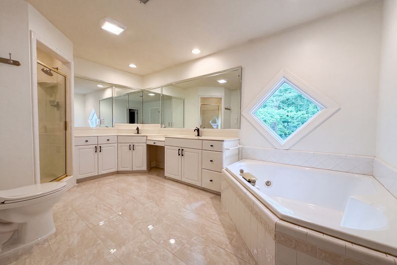 Photo 21 of 84 of 7030 Willowick Dr, Brentwood, TN