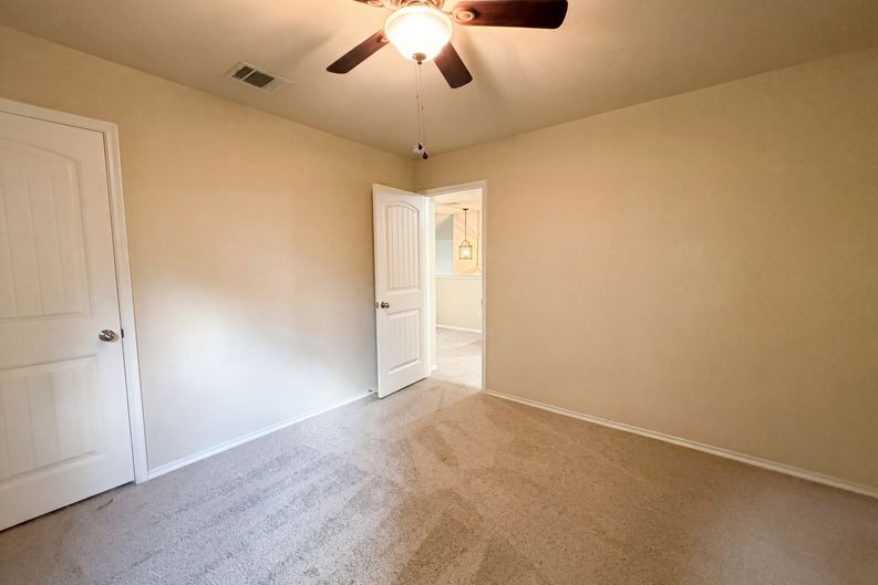 Photo 10 of 17 of 1404 Claire Ln, Royse City, TX