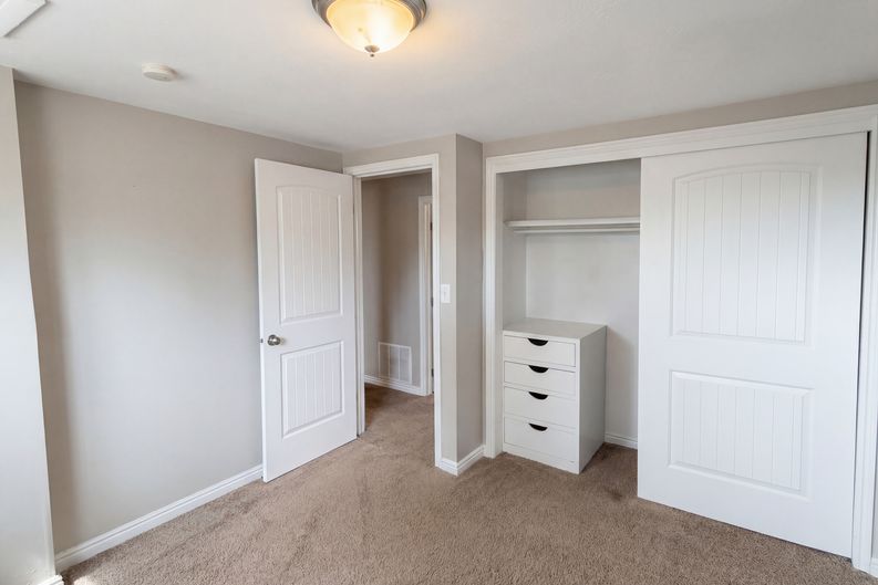 Photo 13 of 22 of 750 W Gentile St, Layton, UT