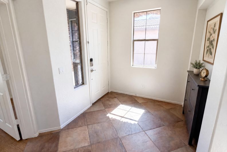 Photo 8 of 40 of 2513 W Florentine Rd, Phoenix, AZ