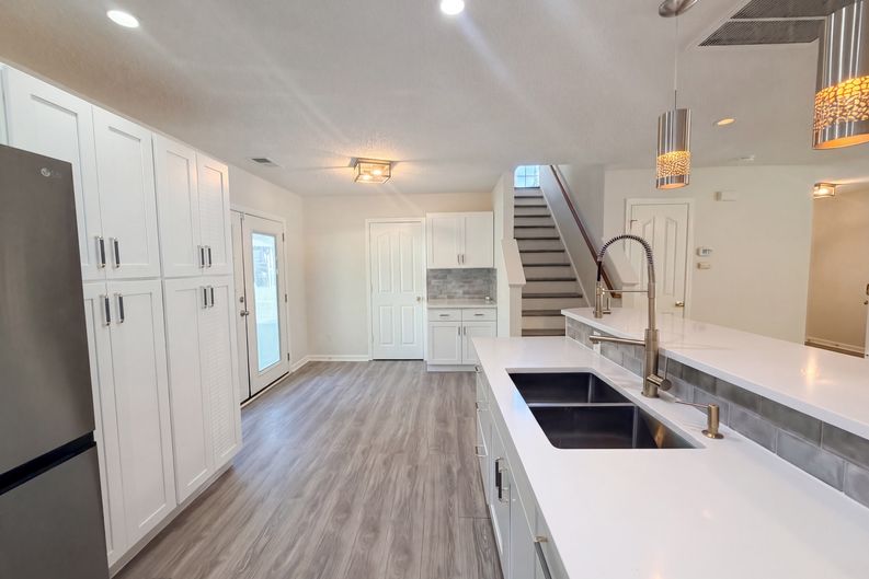 Photo 6 of 18 of 6032 Briggs Dr, Charlotte, NC
