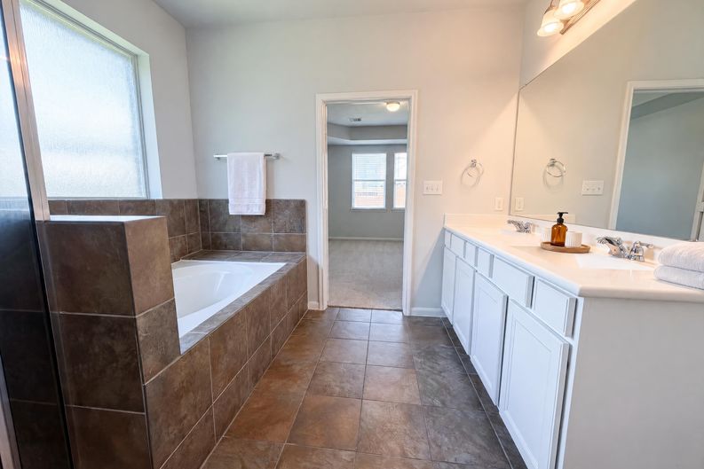 Photo 6 of 24 of 26306 Fox Ridge Ln, Katy, TX
