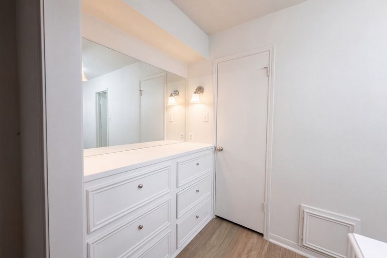 Photo 10 of 47 of 4042 Greenbriar Dr, Missouri City, TX