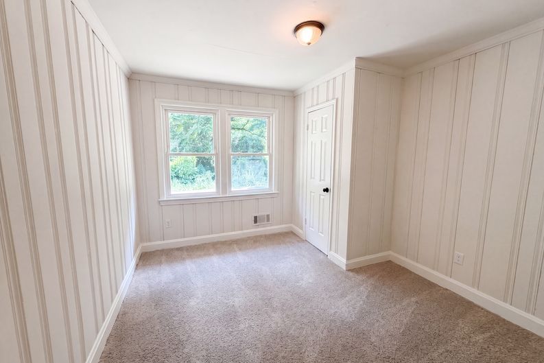 Photo 9 of 16 of 314 Langston Dr, Greenville, SC