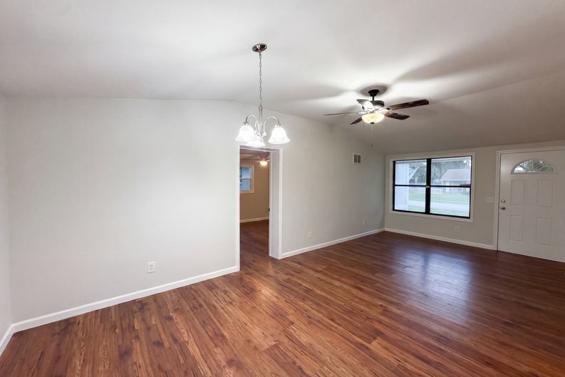 Photo 7 of 20 of 3004 Hunkin Cir, Deltona, FL