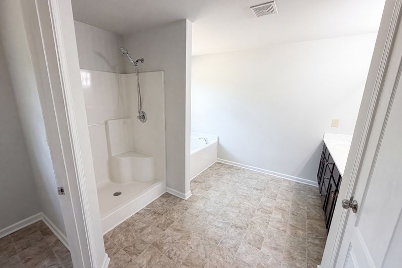 Photo 16 of 23 of 212 Summergate Ln, Villa Rica, GA