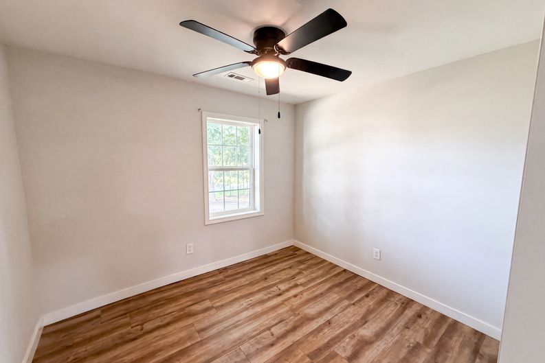 Photo 14 of 22 of 1313 Eastbrook Rd SE, Dalton, GA