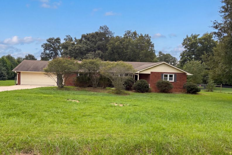 Photo 18 of 29 of 161 Skinner Rd, Inman, SC