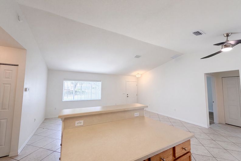 Photo 7 of 25 of 14280 SE 85th Ave, Summerfield, FL