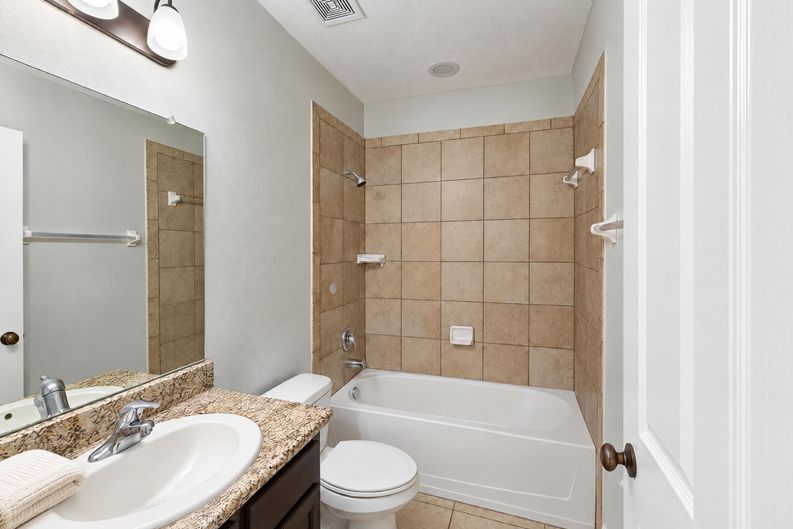 Photo 21 of 30 of 14337 Saltby Pl, Spring Hill, FL