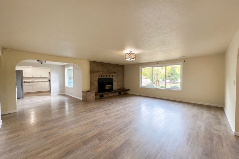 Photo 3 of 21 of 1213 Boulevard Rd SE, Olympia, WA