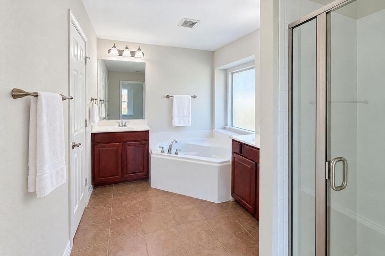 Photo 12 of 28 of 124 Lonesome Dove Ln, Forney, TX