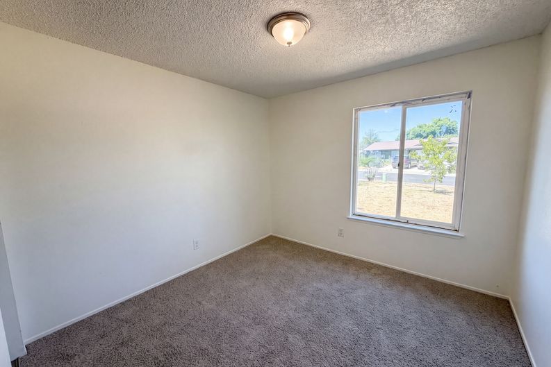 Photo 13 of 27 of 6620 Twining Way, Citrus Heights, CA