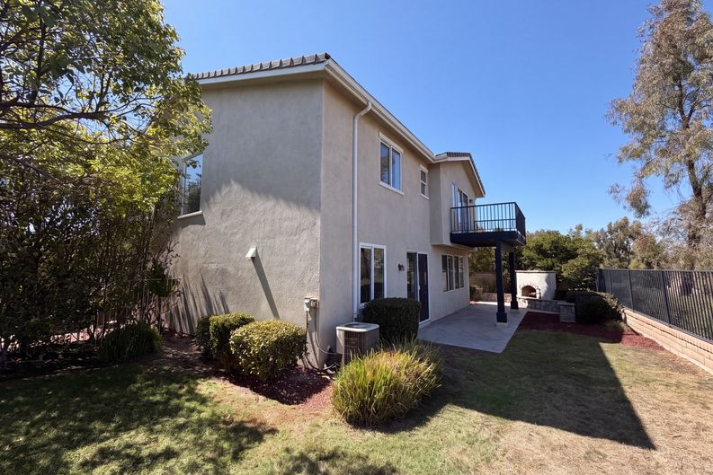 Photo 5 of 25 of 27920 Periwinkle Ln, Valencia, CA