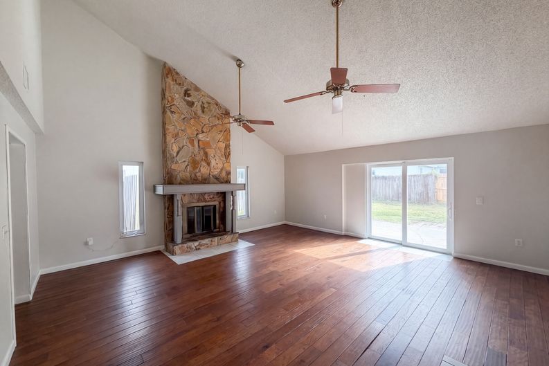 Photo 3 of 20 of 4610 Devon Ave, Lakeland, FL