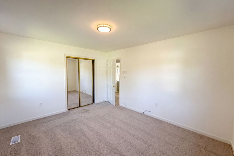 Photo 4 of 25 of 2205 Adair Dr, Knoxville, TN