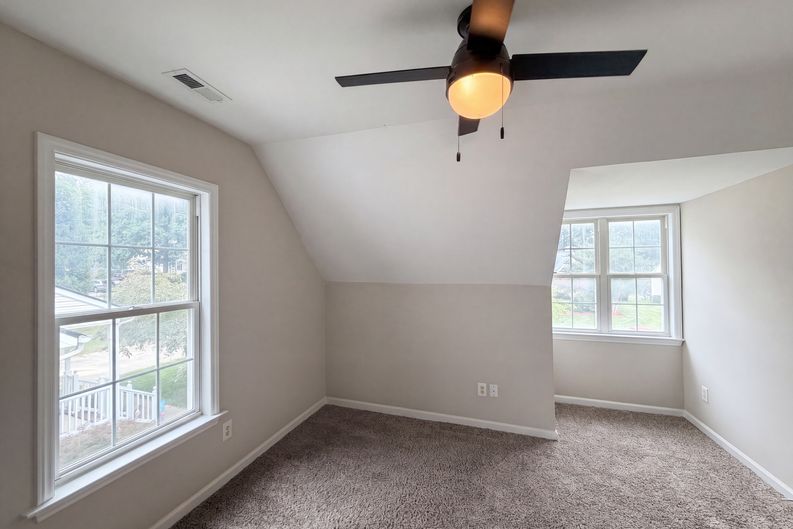 Photo 13 of 21 of 128 Morena Dr, Holly Springs, NC
