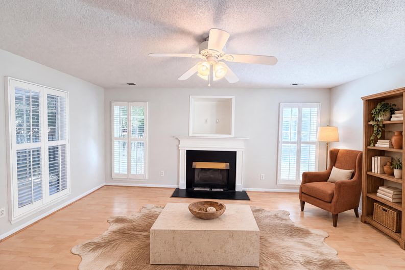 Photo 3 of 21 of 3016 Wyntree Ct, Matthews, NC