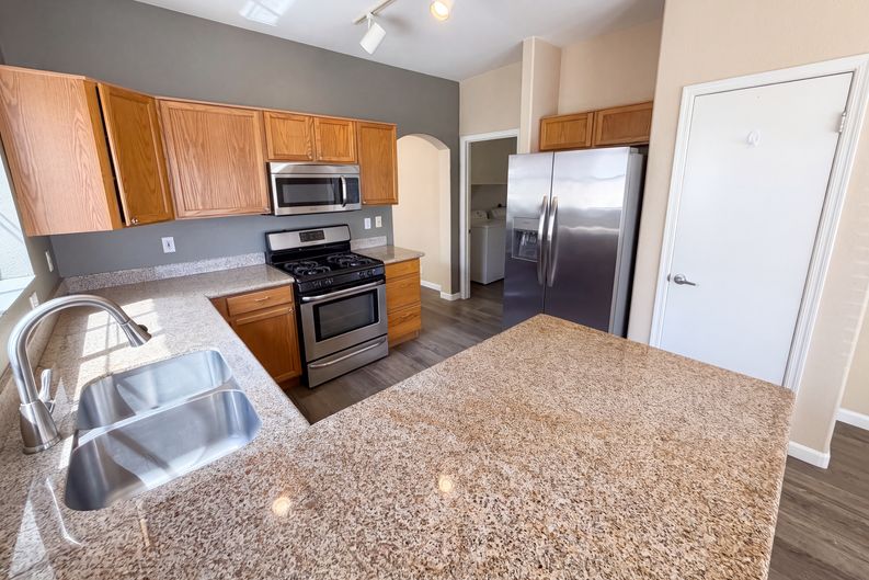 Photo 10 of 27 of 8928 W Cherry Hills Dr, Peoria, AZ