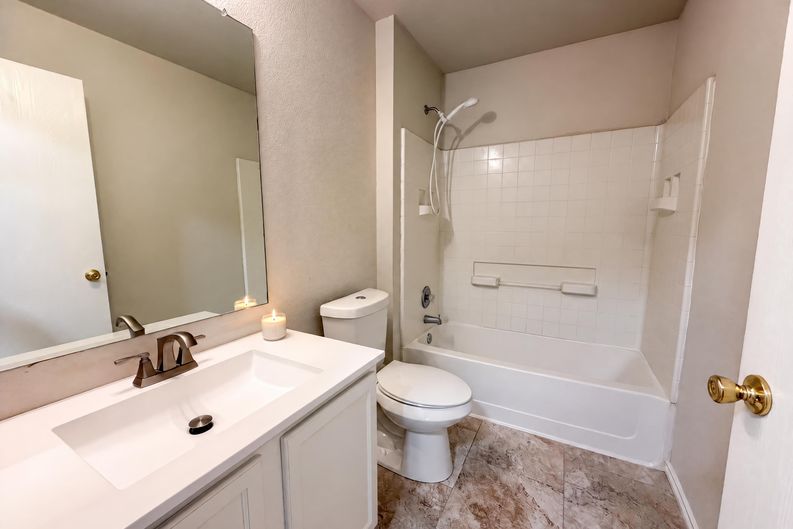 Photo 13 of 16 of 1076 Shadow Creek Blvd, Buda, TX