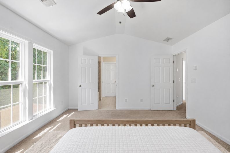 Photo 4 of 29 of 313 Balaban Cir, Woodstock, GA