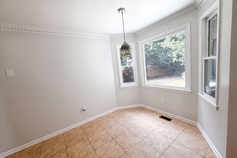 Photo 8 of 37 of 153 Courtney Oak Dr, West Columbia, SC