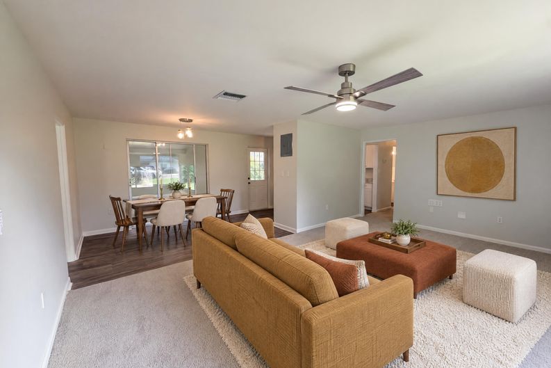 Photo 10 of 24 of 411 W Seminole Ave, Eustis, FL