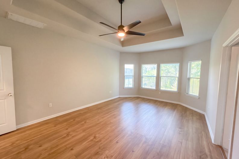 Photo 11 of 26 of 11106 Bruneau Trl, Austin, TX