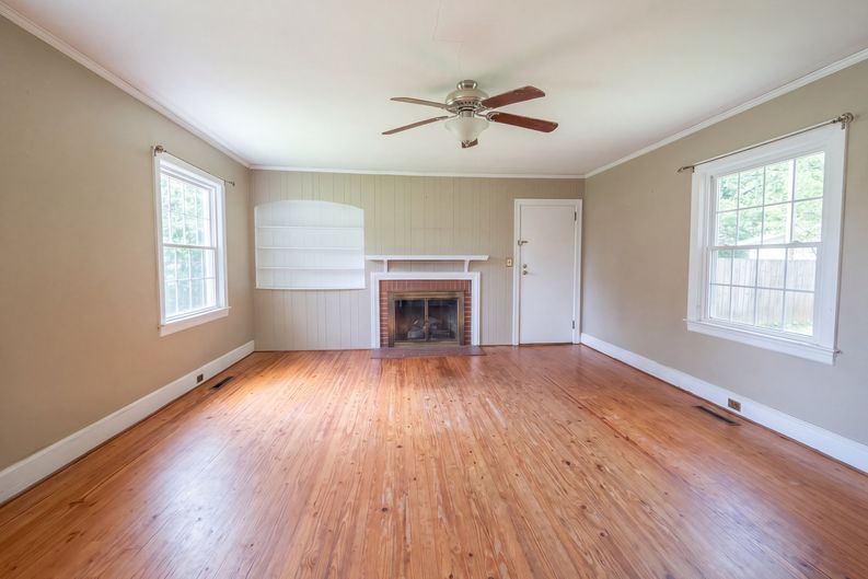 Photo 3 of 29 of 907 S South St, Gastonia, NC