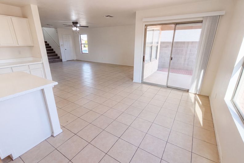 Photo 8 of 33 of 11517 W Larkspur Rd, El Mirage, AZ